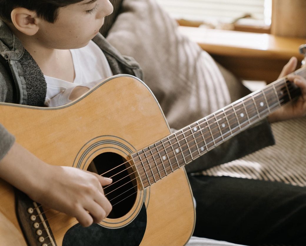 Instrumentenkarussell – Kinder probieren Instrumente aus